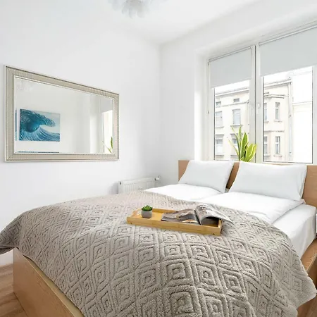 Bright Dzialynskich Near Old Town By Renters *